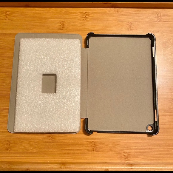 Fire HD 8 / Fire HD 8 Plus Tablet 10th Generation - Picture 3 of 5